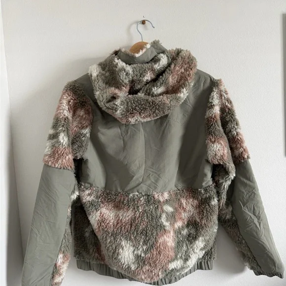 Patagonia Women's Shelled Retro-X Pullover size XS - Picture 4 of 6